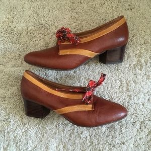 Lucky Penny heeled almond toe loafers